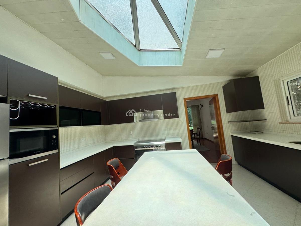 𝐃𝐢𝐬𝐭𝐢𝐧𝐠𝐮𝐢𝐬𝐡𝐞𝐝 𝐀𝐦𝐛𝐚𝐬𝐬𝐚𝐝𝐨𝐫𝐢𝐚𝐥 𝐑𝐞𝐬𝐢𝐝𝐞𝐧𝐜, Bole, Bole, Addis Ababa, Terraced Duplex for Rent