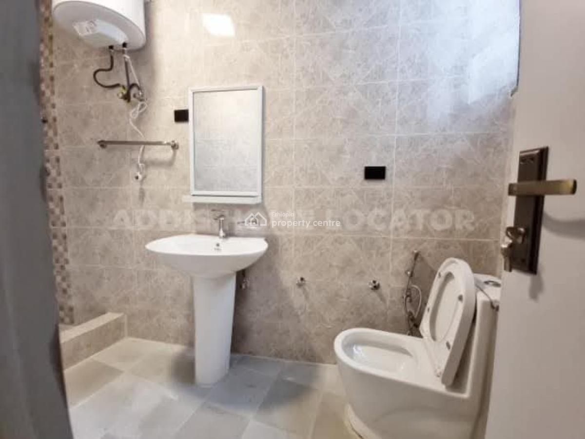 Prime Location: Spacious Apartment in Old Airport, Nifas Silk-lafto, Addis Ababa, Apartment for Rent