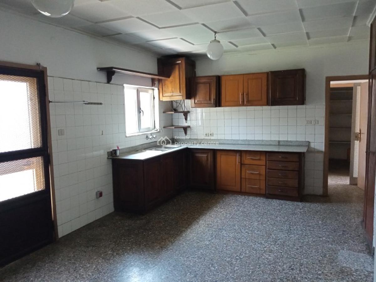 (old + Great) Villa, (front + Back) Garden, at Megenagna., Bole, Addis Ababa, House for Rent