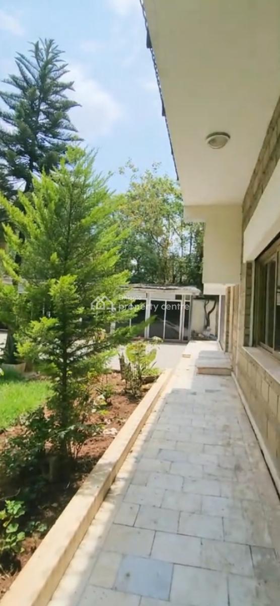 Bole Welosefer, G+1 House with Private Garden......800sqm, Bole Welosefer, Bole, Addis Ababa, House for Sale