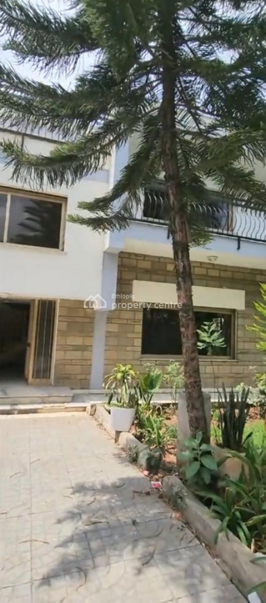 Bole Welosefer, G+1 House with Private Garden......800sqm, Bole Welosefer, Bole, Addis Ababa, House for Sale