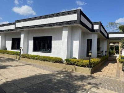 Luxury Villa House @ Meskel Flower, Gazebo Adebabay, Kirkos, Addis Ababa, House for Sale