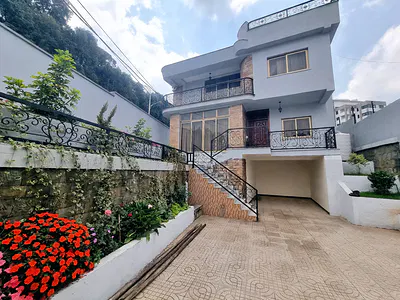3 Bedroom Cozy House -- Kebena, Yeka