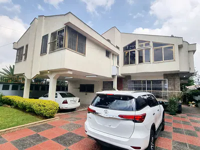 Elegant Family Villa in Old Airport --- Walking Distance to Ics — Nifas Silk-Lafto, Addis Ababa
